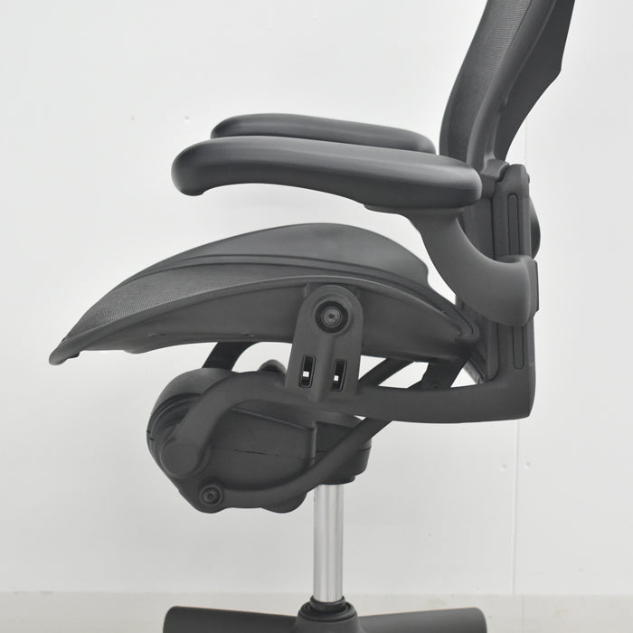 【中古】ハーマンミラー アーロンチェア Bサイズ スタンダード ハンガー ランバーサポート 肘レバータイプ 2025081803【中古オフィス家具】