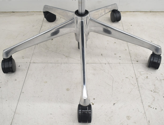 【中古】オカムラ バロン エクストラハイバック 可動ヘッドレスト 可動肘 ポリッシュ 2025082101【中古オフィス家具】
