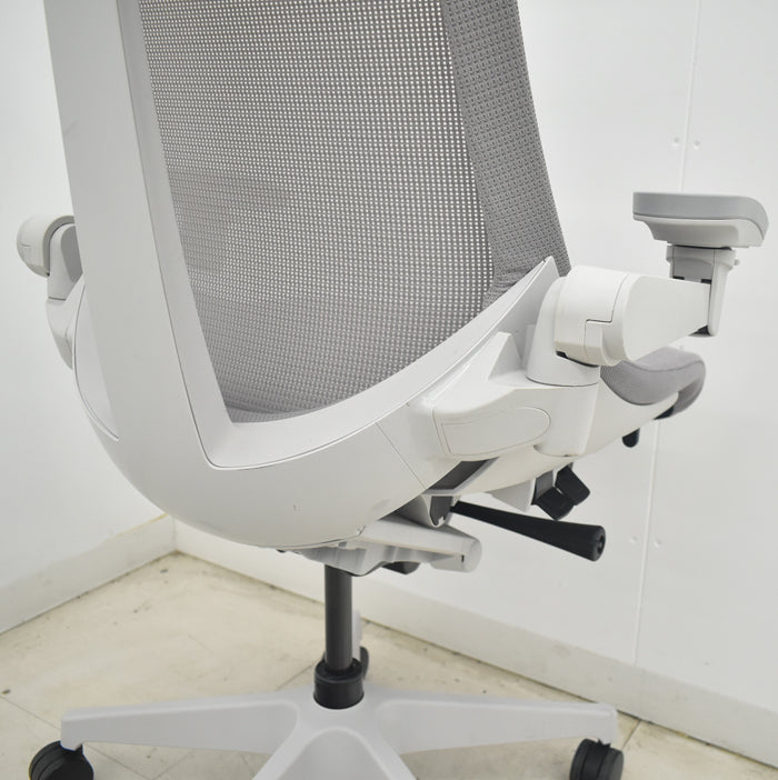 【中古】イトーキ Act アクトチェア エクストラハイバック 4Dリンクアーム 2023年製 2025082502【中古オフィス家具】