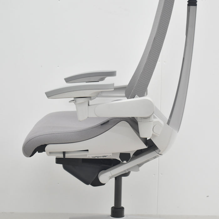 【中古】イトーキ Act アクトチェア エクストラハイバック 4Dリンクアーム 2023年製 2025082502【中古オフィス家具】