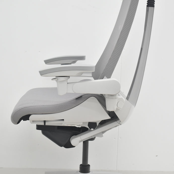 【中古】イトーキ Act アクトチェア エクストラハイバック 4Dリンクアーム 2023年製 2025082503【中古オフィス家具】