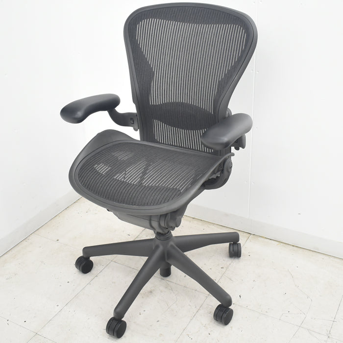 【中古】ハーマンミラー アーロンチェア Bサイズ 可動肘 ランバーサポート 2025082805【中古オフィス家具】