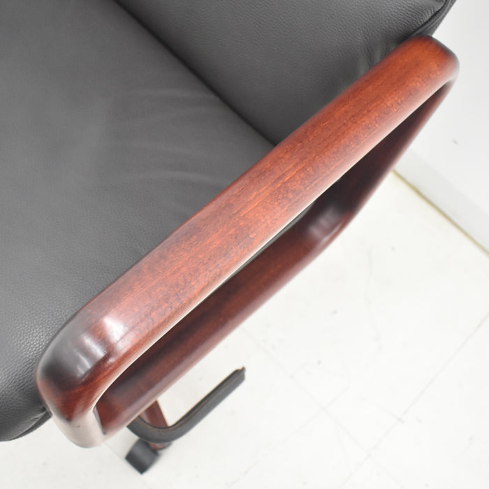 【中古】デューロン デンマーク製 エグゼクティブチェア ハイバック 固定肘 総革張り 2025090101【中古オフィス家具】