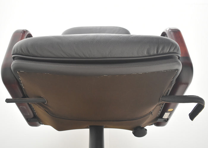 【中古】デューロン デンマーク製 エグゼクティブチェア ハイバック 固定肘 総革張り 2025090101【中古オフィス家具】