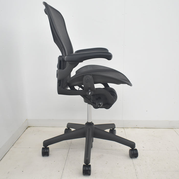 【中古】ハーマンミラー アーロンチェア フル装備 Bサイズ ランバーサポート 肘レバータイプ 2025090106【中古オフィス家具】