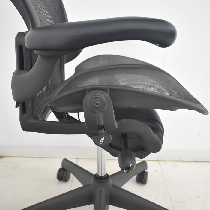 【中古】ハーマンミラー アーロンチェア フル装備 Bサイズ ランバーサポート 肘レバータイプ 2025090106【中古オフィス家具】