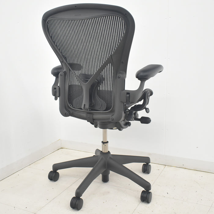 【中古】ハーマンミラー アーロンチェア フル装備 Bサイズ ポスチャーフィット 肘レバータイプ 2025090107【中古オフィス家具】