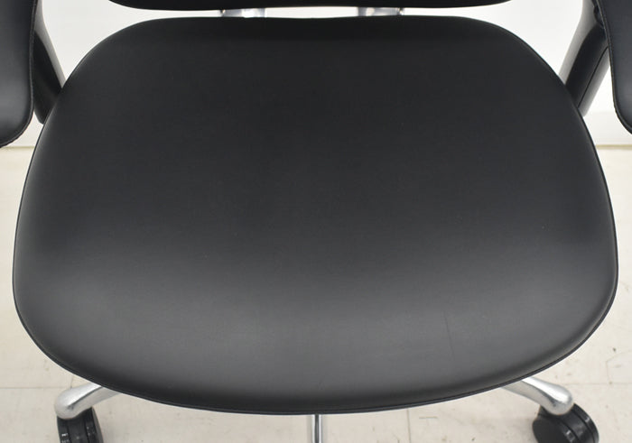 【中古】オカムラ コンテッサ 大型ヘッドレスト 可動肘 アルミポリッシュ 革張り 2025090306【中古オフィス家具】