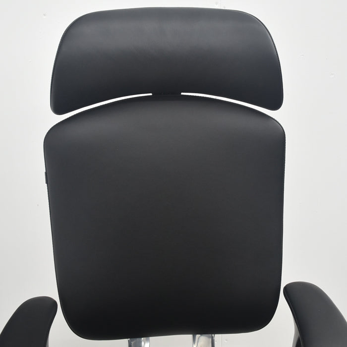 【中古】オカムラ コンテッサ 大型ヘッドレスト 可動肘 アルミポリッシュ 革張り 2025090310【中古オフィス家具】