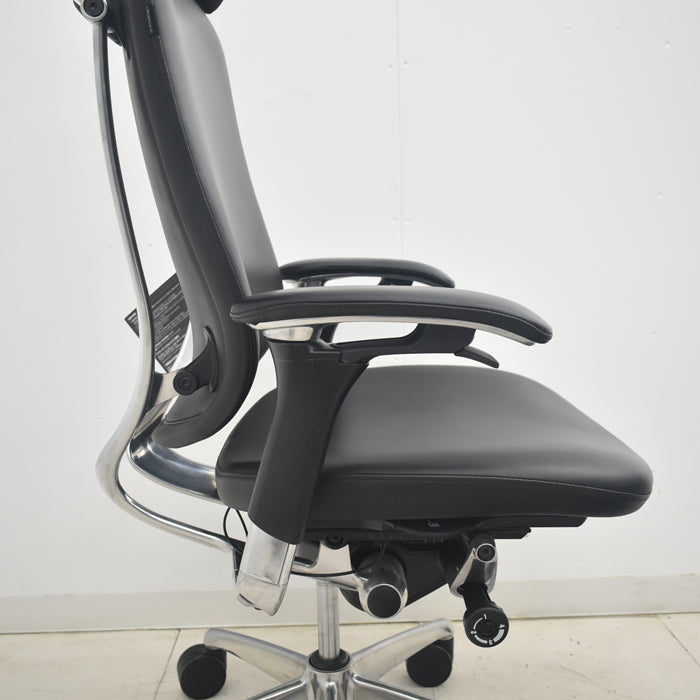 【中古】オカムラ コンテッサ 大型ヘッドレスト 可動肘 アルミポリッシュ 革張り 2025090310【中古オフィス家具】