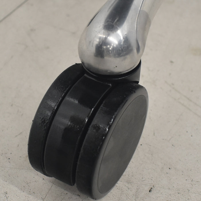 【中古】オカムラ コンテッサ 大型ヘッドレスト 可動肘 アルミポリッシュ 革張り 2025090311【中古オフィス家具】