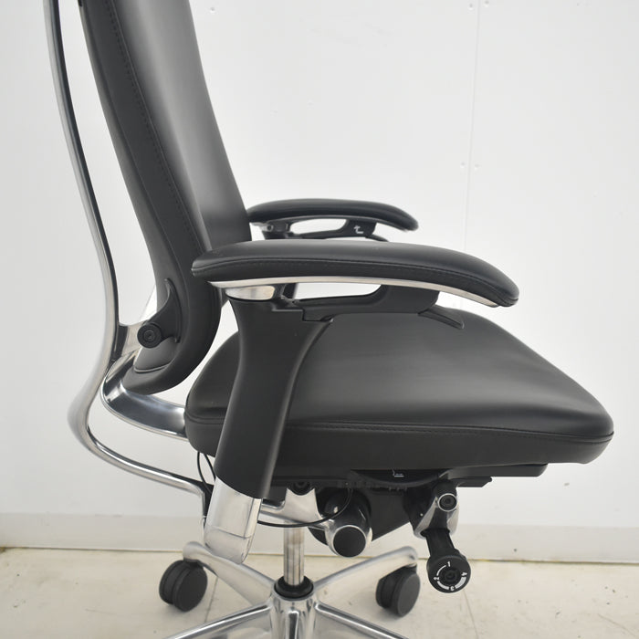 【中古】オカムラ コンテッサ 大型ヘッドレスト 可動肘 アルミポリッシュ 革張り 2025090311【中古オフィス家具】