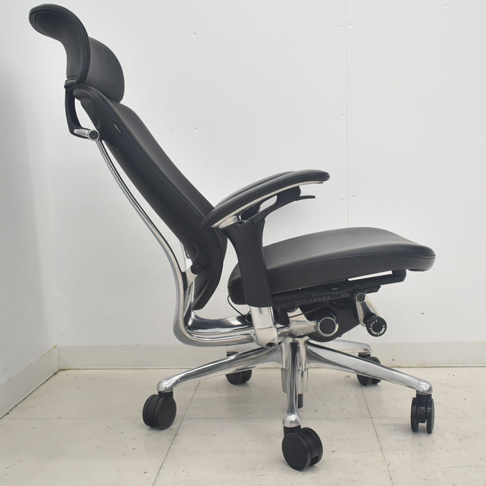 【中古】オカムラ コンテッサ 大型ヘッドレスト 可動肘 アルミポリッシュ 革張り 2025090401【中古オフィス家具】