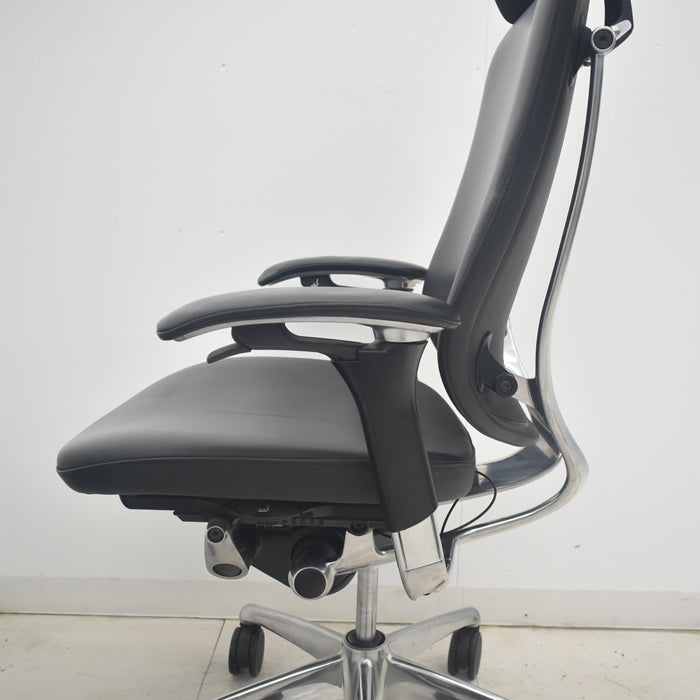 【中古】オカムラ コンテッサ 大型ヘッドレスト 可動肘 アルミポリッシュ 革張り 2025090403【中古オフィス家具】