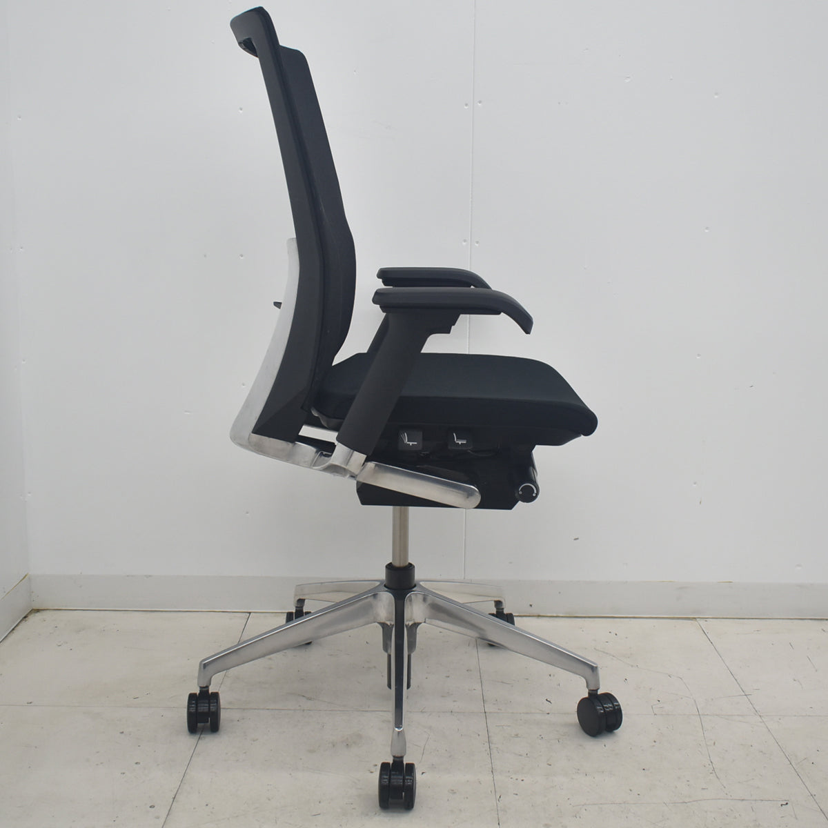 【中古】イトーキ ヴェント ハイバック 可動肘 オートマチックランバーテンション ポリッシュ ストライプメッシュ 2025090906【中古オフィス家具】