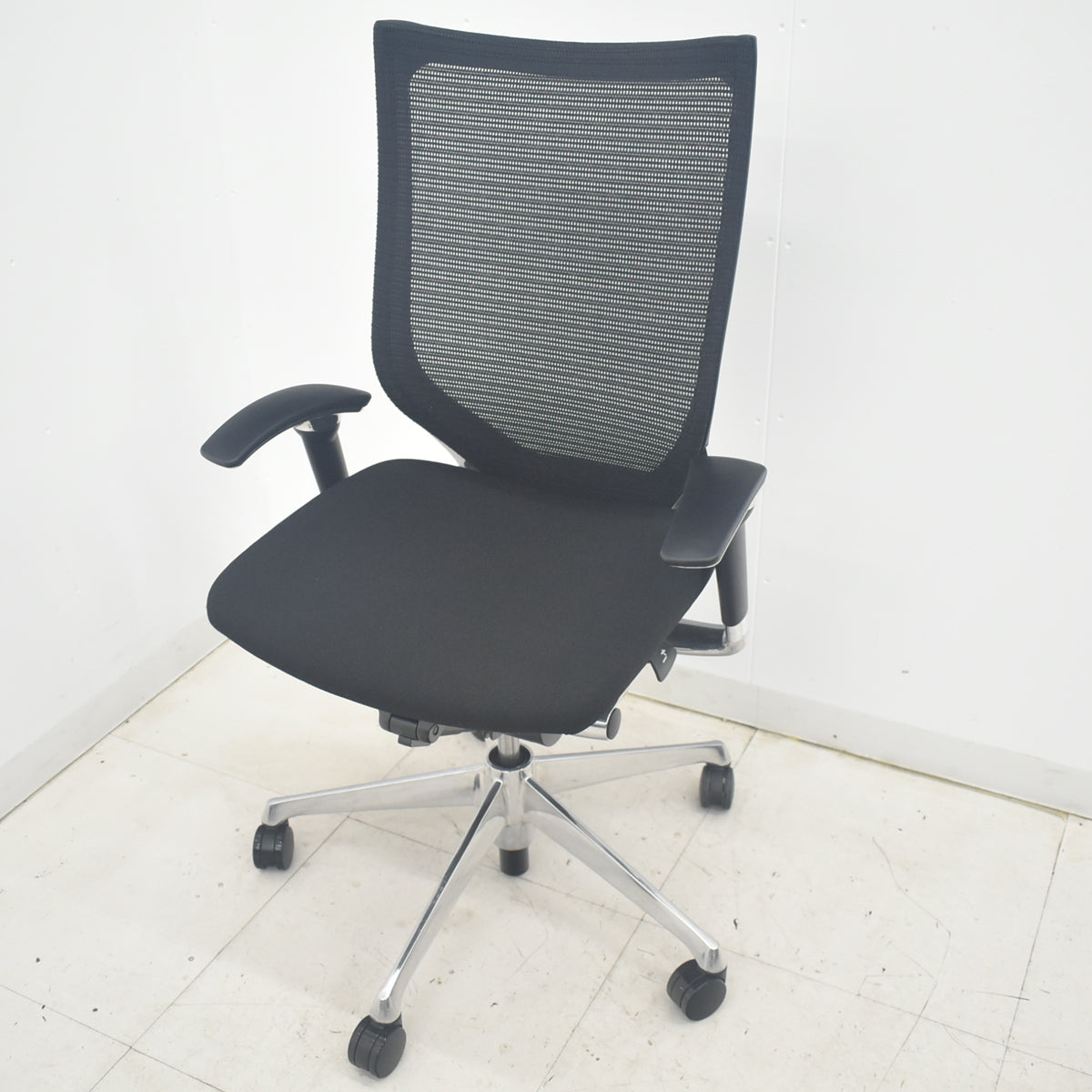 【中古】オカムラ バロン ハイバック 可動肘 ポリッシュ 2025091007【中古オフィス家具】