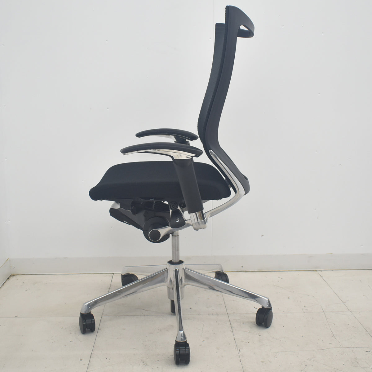 【中古】オカムラ バロン ハイバック 可動肘 ポリッシュ 2025091007【中古オフィス家具】