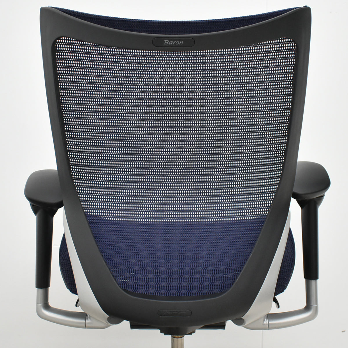 【中古】オカムラ バロン ローバック 可動肘 シルバー脚 肘パッド新品 2025091702【中古オフィス家具】