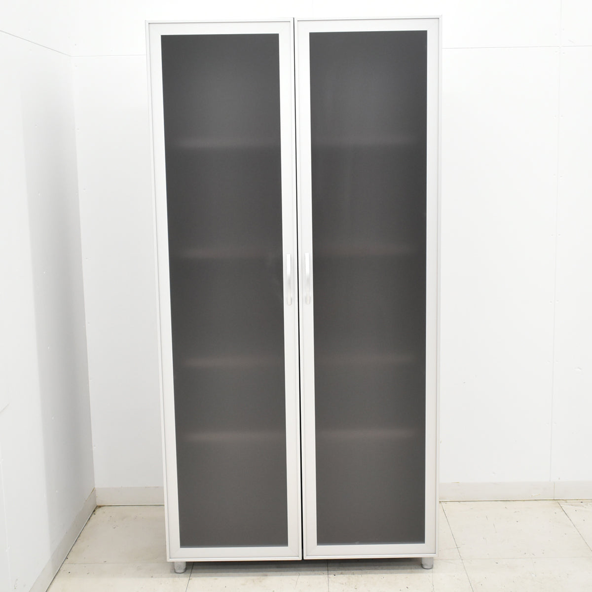 【中古】オカムラ EX-35 書棚(前面アクリル扉)幅900 2025092502【中古オフィス家具】