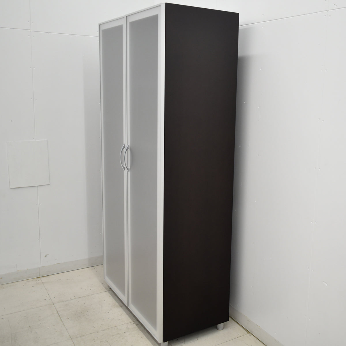 【中古】オカムラ EX-35 書棚(前面アクリル扉)幅900 2025092502【中古オフィス家具】