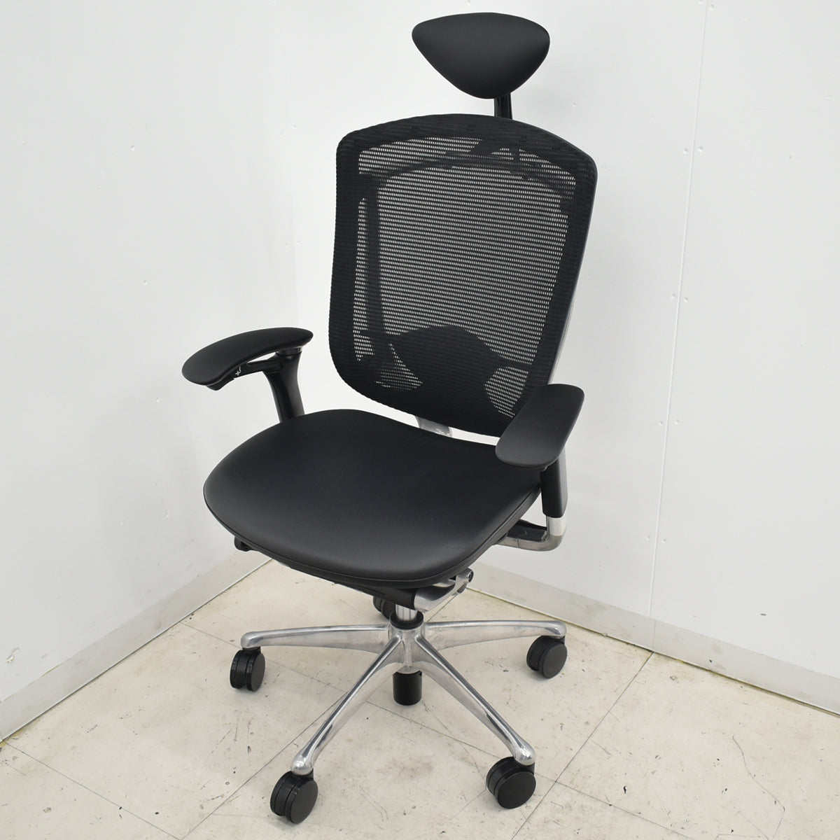 【中古】オカムラ コンテッサ 可動肘 ヘッドレスト ランバーサポート 革張り 肘パッド新品 2025101605【中古オフィス家具】