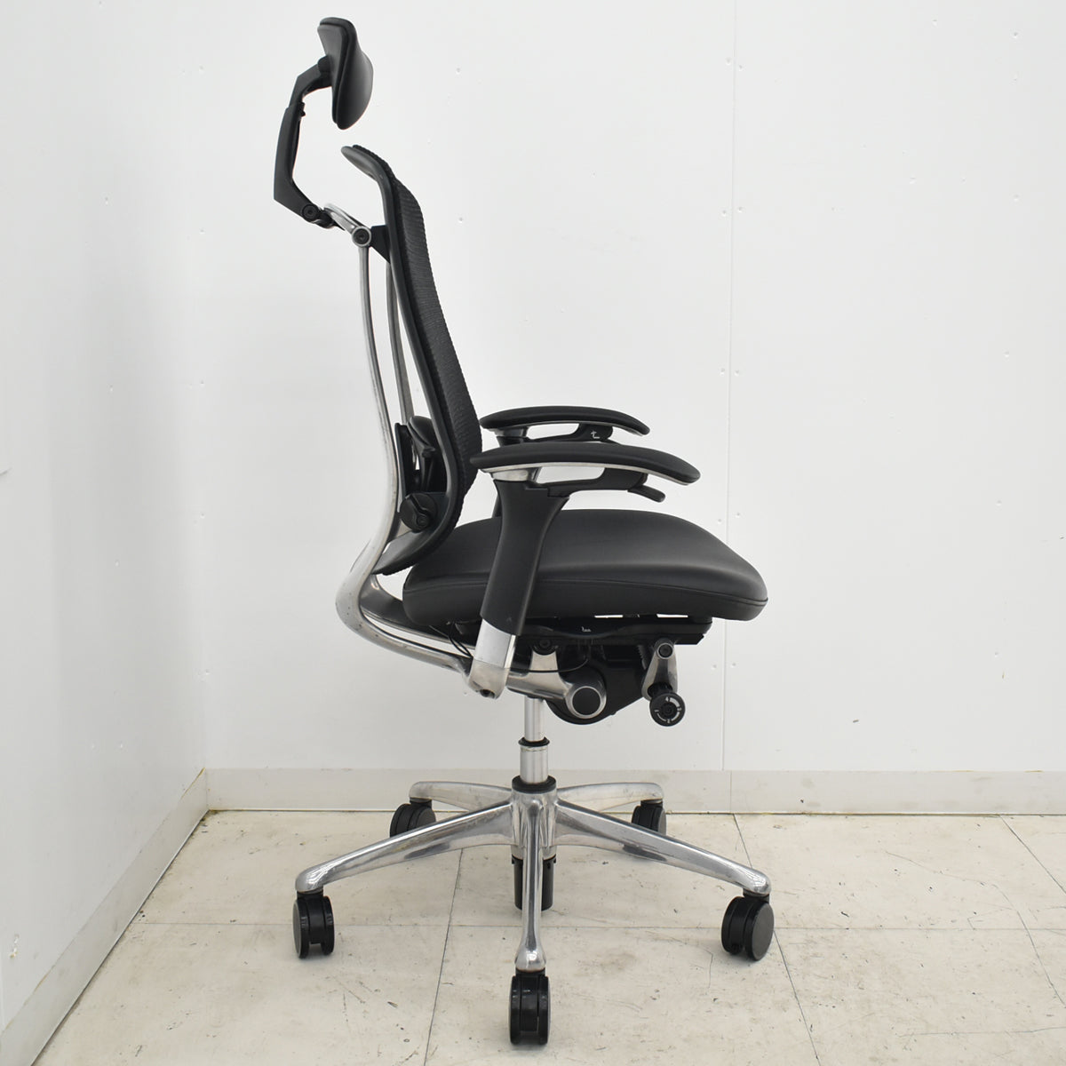 【中古】オカムラ コンテッサ 可動肘 ヘッドレスト ランバーサポート 革張り 肘パッド新品 2025101605【中古オフィス家具】