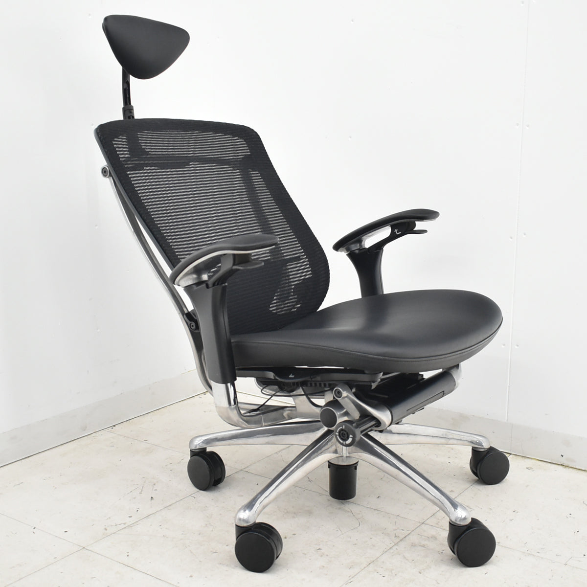【中古】オカムラ コンテッサ 可動肘 ヘッドレスト ランバーサポート 革張り 肘パッド新品 2025101605【中古オフィス家具】