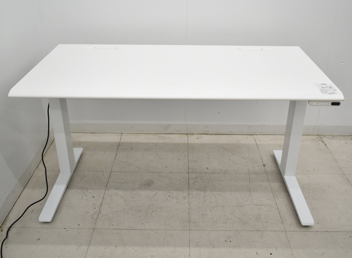 【中古】オカムラ スイフト 電動昇降デスク スムースフォルムエッジ コントロールボタンタイプ インジケーター付メモリー機能 幅1350 2025101701【中古オフィス家具】