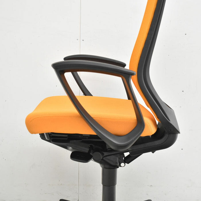 オカムラ エスクード ハイバック 固定肘 2023041204【中古オフィス家具】【中古】