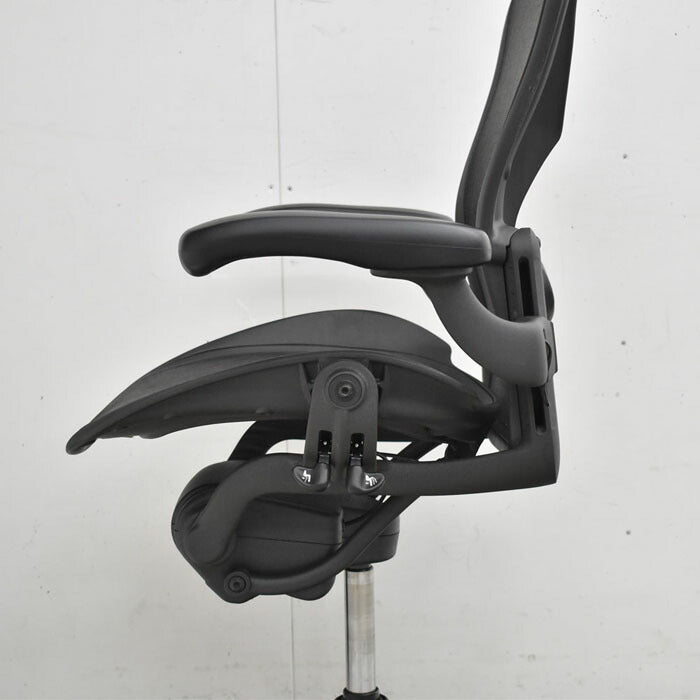 ハーマンミラー Hermanmilller アーロンチェア Bサイズ フル装備 ランバーサポート 肘レバータイプ 2023041504【中古オフィス家具】【中古】
