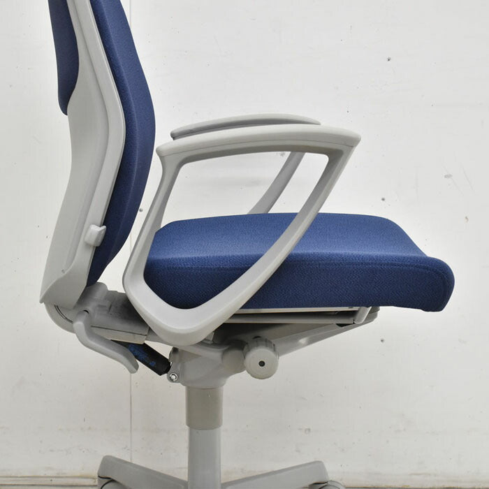 オカムラ エスクード ローバック 固定肘 ランバーサポート 2023041905【中古オフィス家具】【中古】