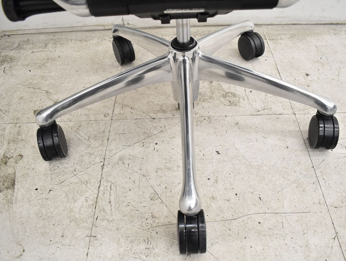 オカムラ コンテッサ 可動肘(新品肘パット)ランバーサポート アルミポリッシュ ブラック 2023042002【中古オフィス家具】【中古】