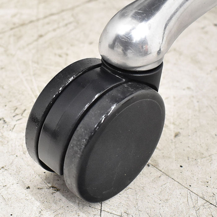 オカムラ コンテッサ 可動肘(新品肘パット)ランバーサポート アルミポリッシュ ブラック 2023042002【中古オフィス家具】【中古】