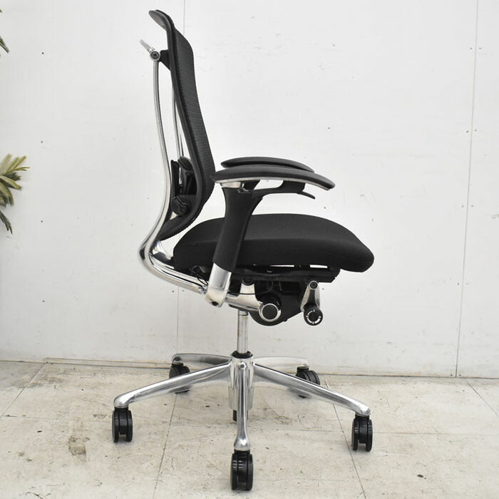 オカムラ コンテッサ 可動肘(新品肘パット)ランバーサポート アルミポリッシュ ブラック 2023042002【中古オフィス家具】【中古】