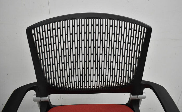 オカムラ グラータ 5本脚 ひじ掛け付き ガス昇降 ポリッシュ 2023042005【中古オフィス家具】【中古】