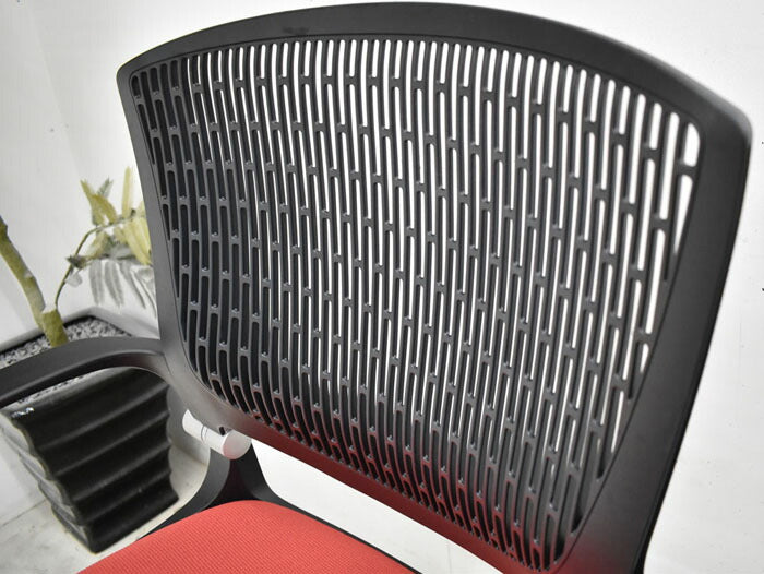 オカムラ グラータ 5本脚 ひじ掛け付き ガス昇降 ポリッシュ 2023042005【中古オフィス家具】【中古】