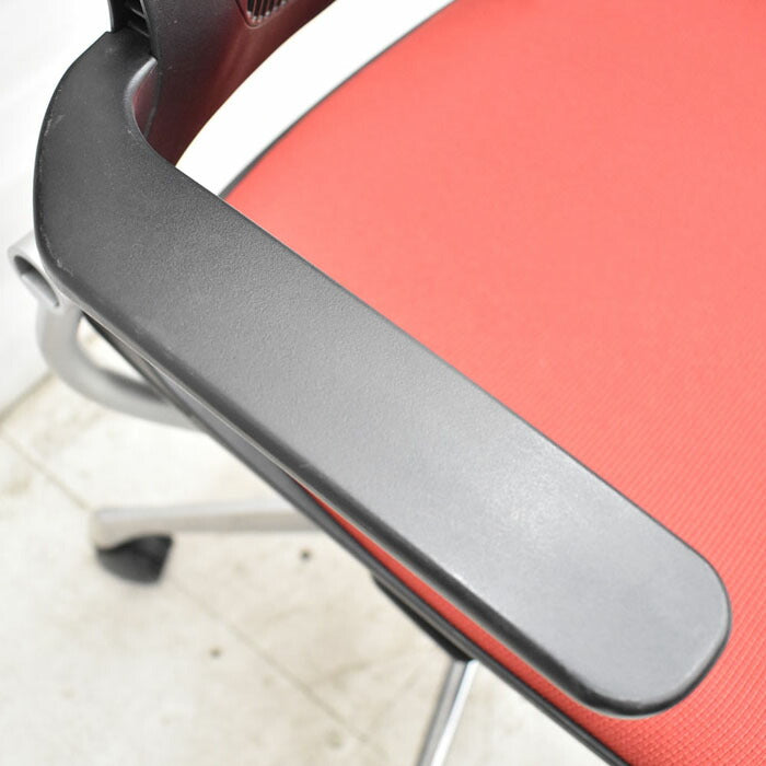 オカムラ グラータ 5本脚 ひじ掛け付き ガス昇降 ポリッシュ 2023042005【中古オフィス家具】【中古】