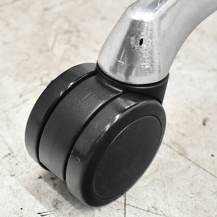 オカムラ グラータ 5本脚 ひじ掛け付き ガス昇降 ポリッシュ 2023042005【中古オフィス家具】【中古】