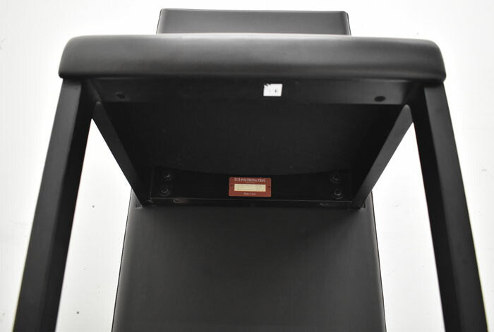 ポルトローナ・フラウ ダイニングチェア 総革張り W480 2023051102【中古オフィス家具】【中古】