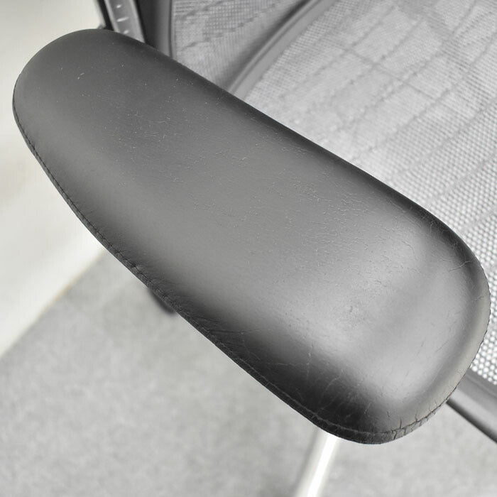 ハーマンミラー Hermanmiller アーロンチェア Bサイズ フル装備 ポスチャーフィット ウェーブメッシュ ポリッシュフレーム 2023051802【中古オフィス家具】【中古】