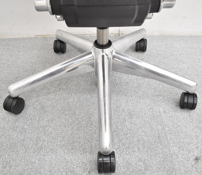 ハーマンミラー Hermanmiller アーロンチェア Bサイズ フル装備 ポスチャーフィット ウェーブメッシュ ポリッシュフレーム 2023051802【中古オフィス家具】【中古】