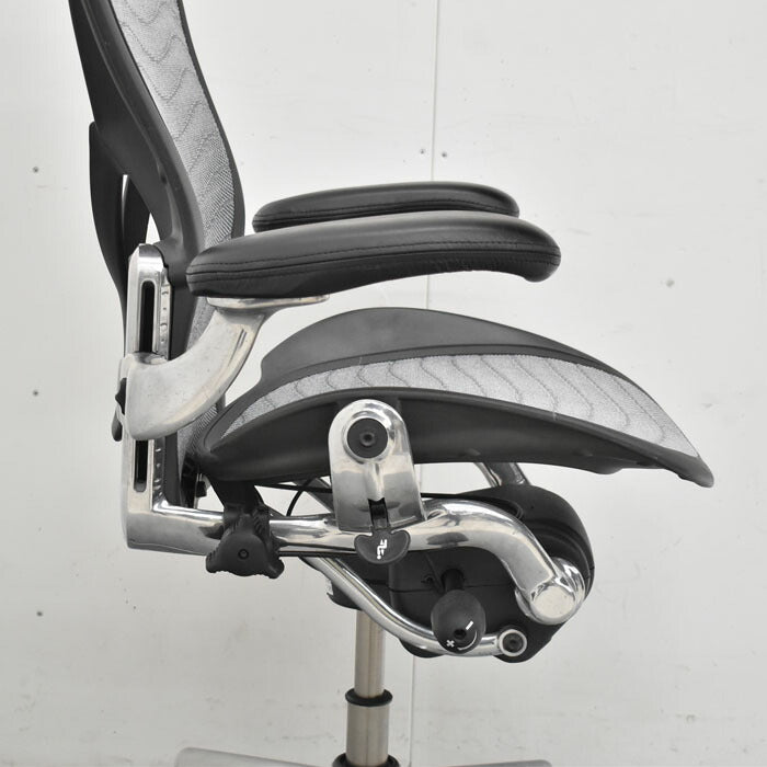 ハーマンミラー Hermanmiller アーロンチェア Bサイズ フル装備 ポスチャーフィット ウェーブメッシュ ポリッシュフレーム 2023051804【中古オフィス家具】【中古】