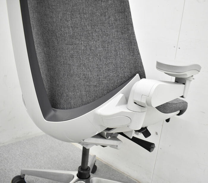 イトーキ ITOKI アクトチェア 4Dリンクアーム アルミポリッシュ脚 2019年製 2023052401【中古オフィス家具】【中古】