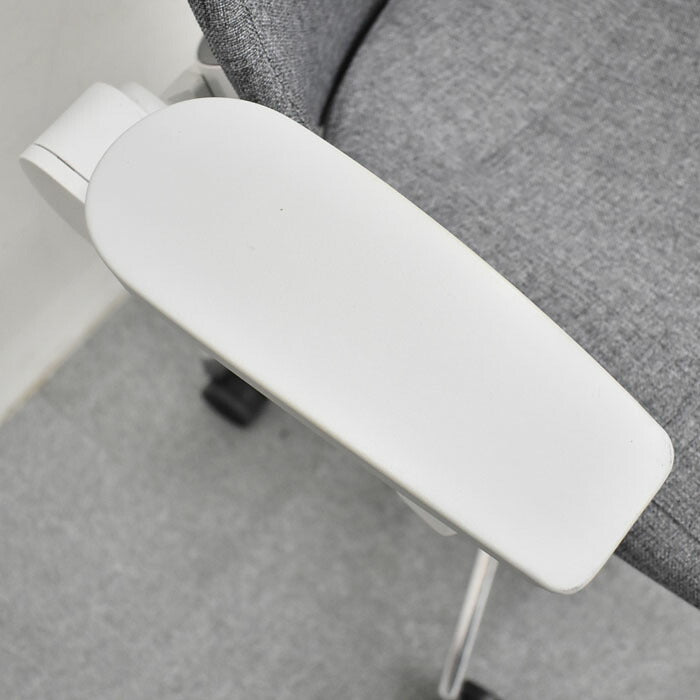 イトーキ ITOKI アクトチェア 4Dリンクアーム アルミポリッシュ脚 2019年製 2023052402【中古オフィス家具】【中古】