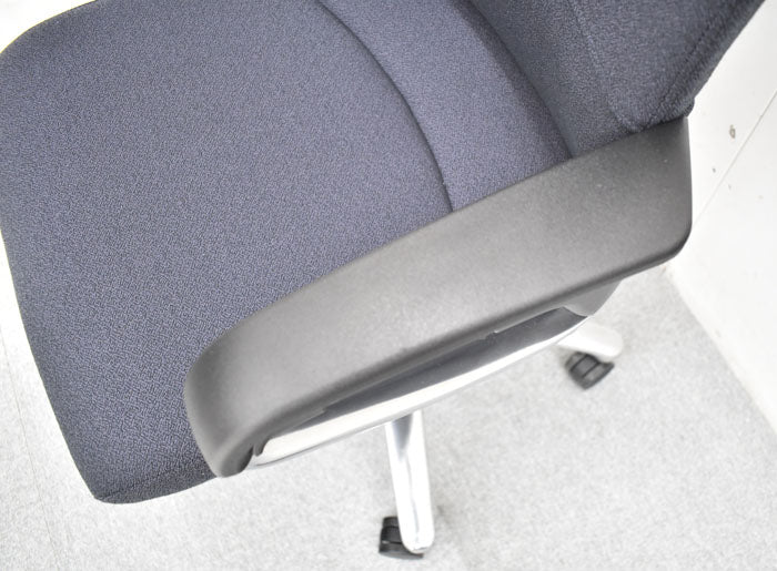 コクヨ KOKUYO フィロソフィー ヘッドレスト 固定肘 未使用品 2021年製 2023052405【中古オフィス家具】【中古】