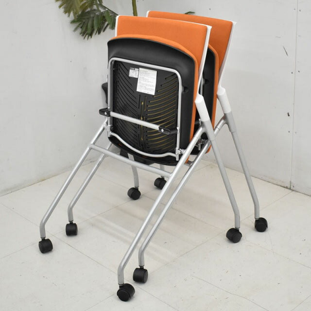 イトーキ マノスチェア アンバーオレンジ 2020081902【中古オフィス家具】【中古】