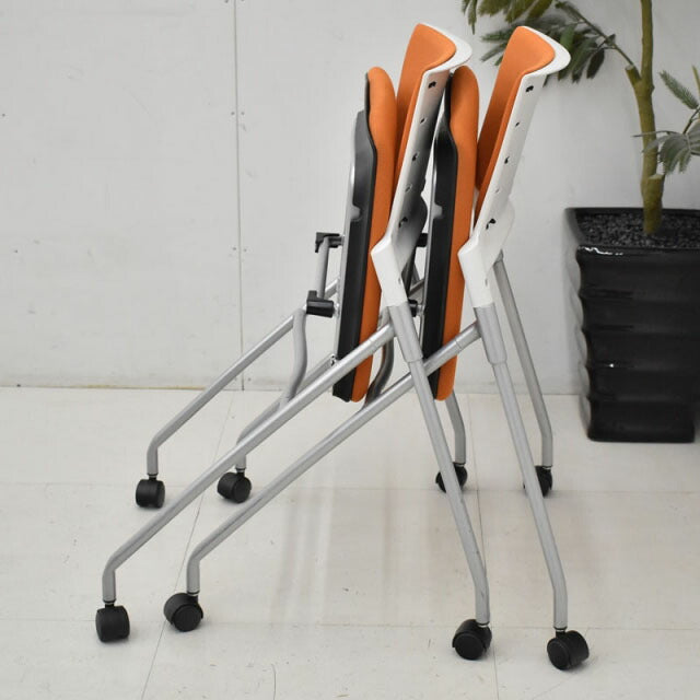 イトーキ マノスチェア アンバーオレンジ 2020081902【中古オフィス家具】【中古】