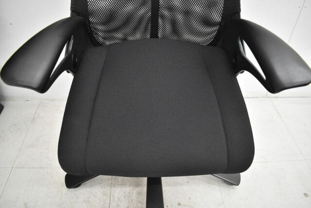 オカムラ レオパード ブラック スターベース(キャスタータイプ)ミドルバック 2021011805【中古オフィス家具】【中古】