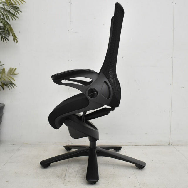 オカムラ レオパード ブラック スターベース(キャスタータイプ)ミドルバック 2021011805【中古オフィス家具】【中古】