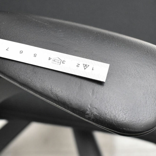 オカムラ レオパード ブラック スターベース(キャスタータイプ)ミドルバック 2021011805【中古オフィス家具】【中古】